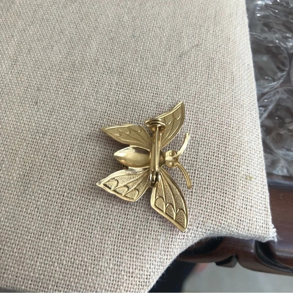 Vintage Butterfly Black Stone Brooch - Picture 2 of 3